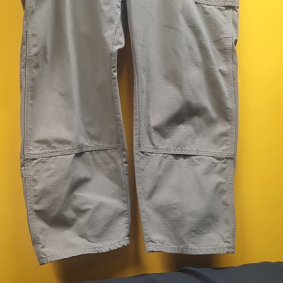 NWOT Wrangler RIGGS Tan Workwear Carpenter Cargo Rip Stop Pants 52 x 32 - Picture 4 of 9